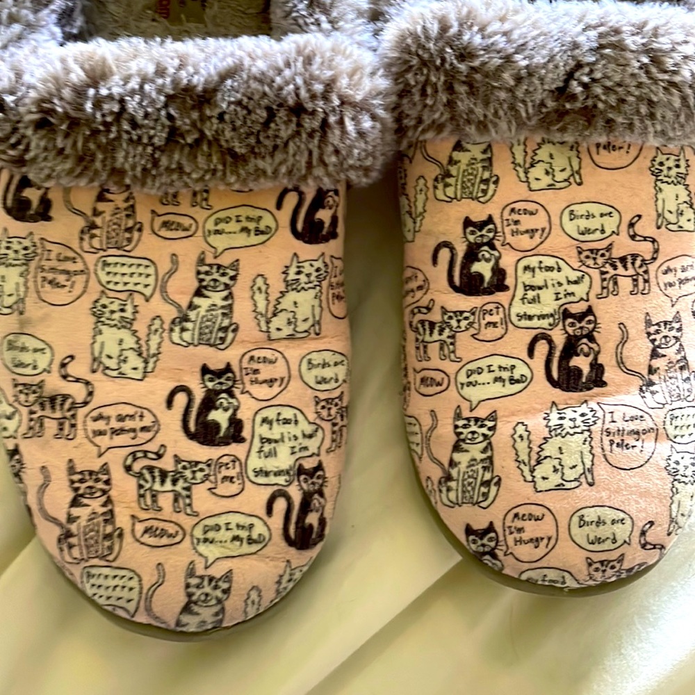 Bobs slippers size 8 (fits like a 7.5)